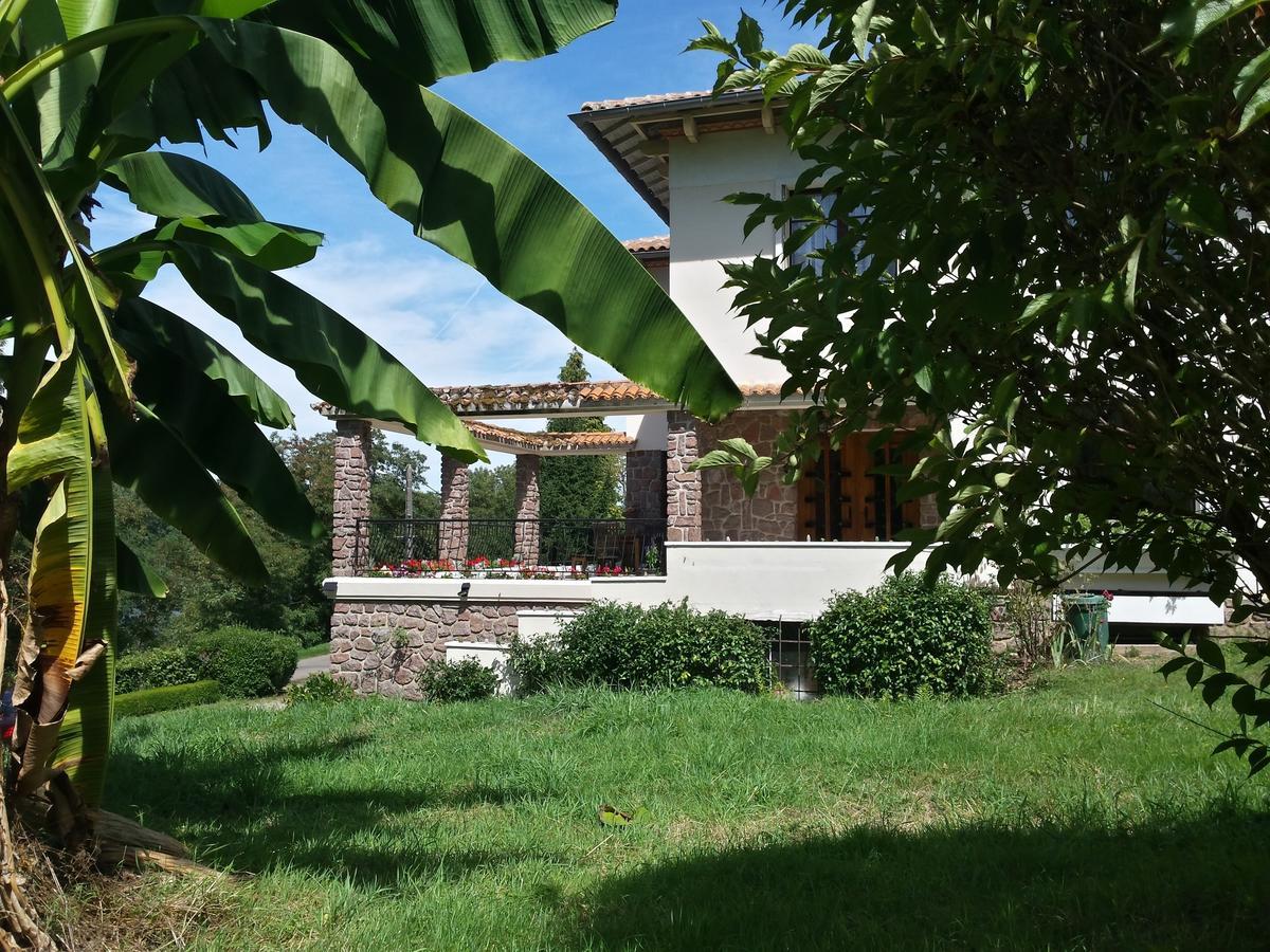 13 Bees Bed & Breakfast Confolens Bagian luar foto