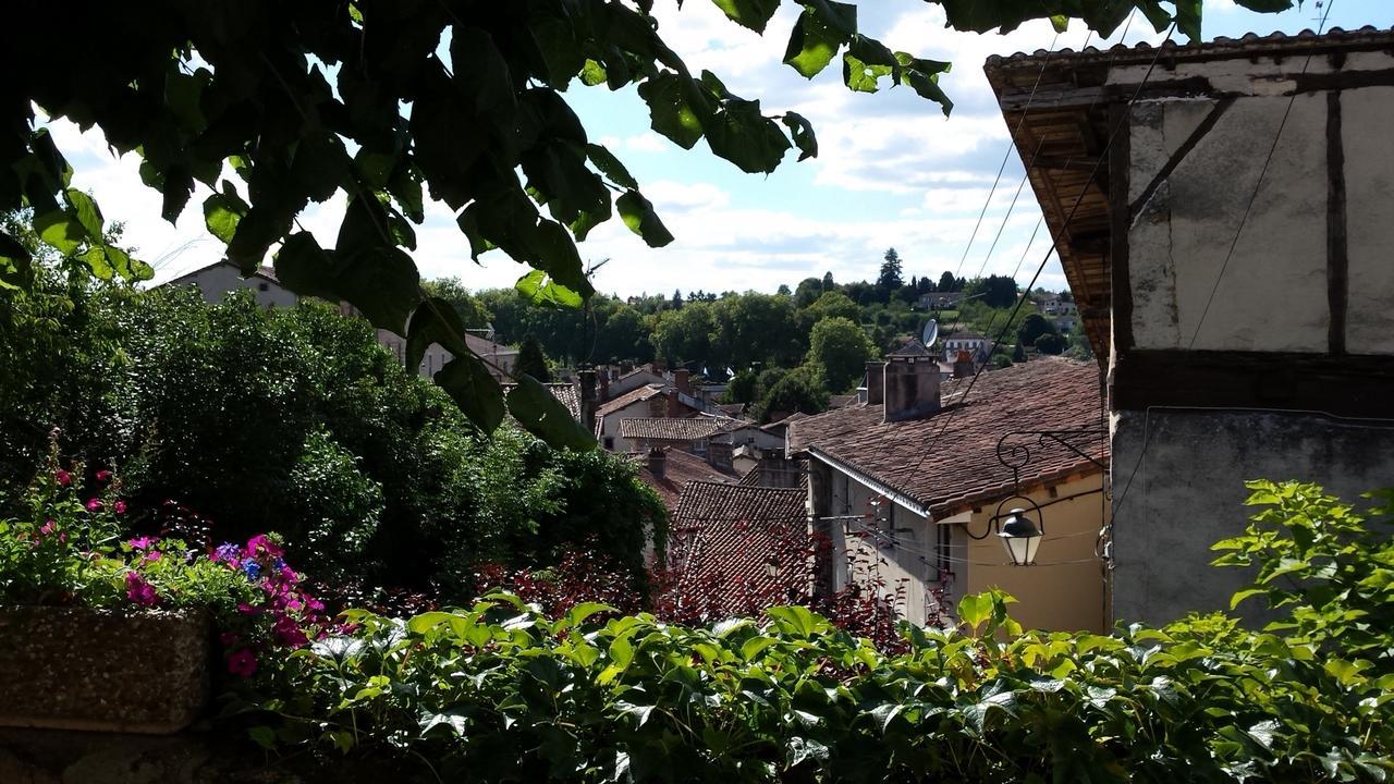 13 Bees Bed & Breakfast Confolens Bagian luar foto